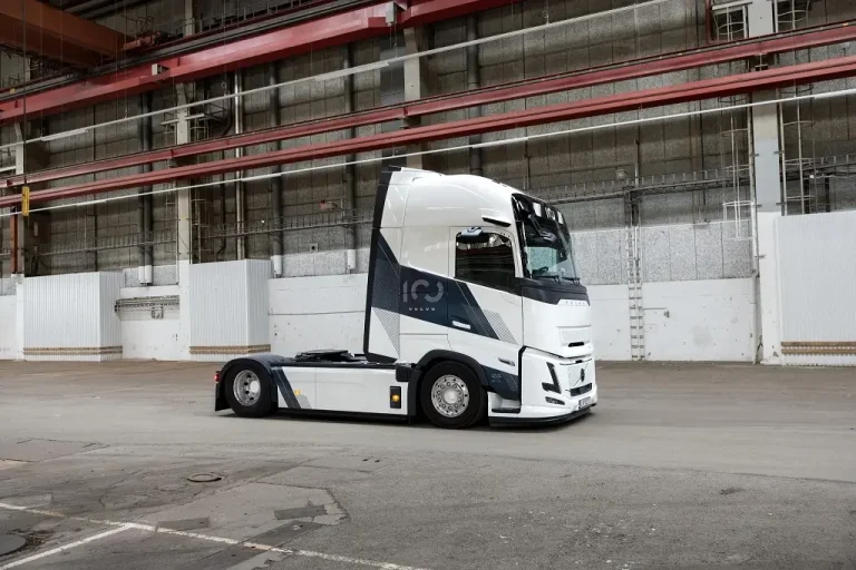 До 100-річчя Volvo підготували ексклюзивну серію вантажівок