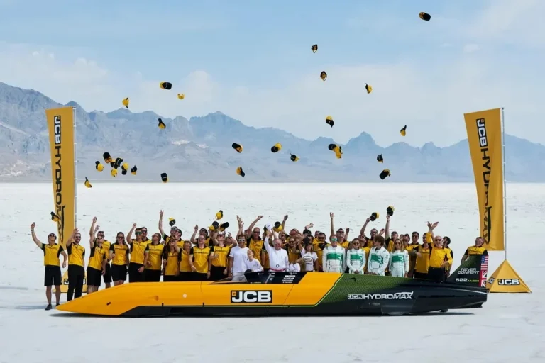 Водневий болід JCB Hydromax встановив світовий рекорд швидкості