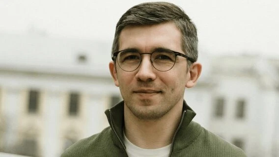 Директора CEO Club Ukraine затримали в Польщі за підозрою у викраденні 171 електровелосипеда. Він міг стати жертвою викрадення персональних даних
